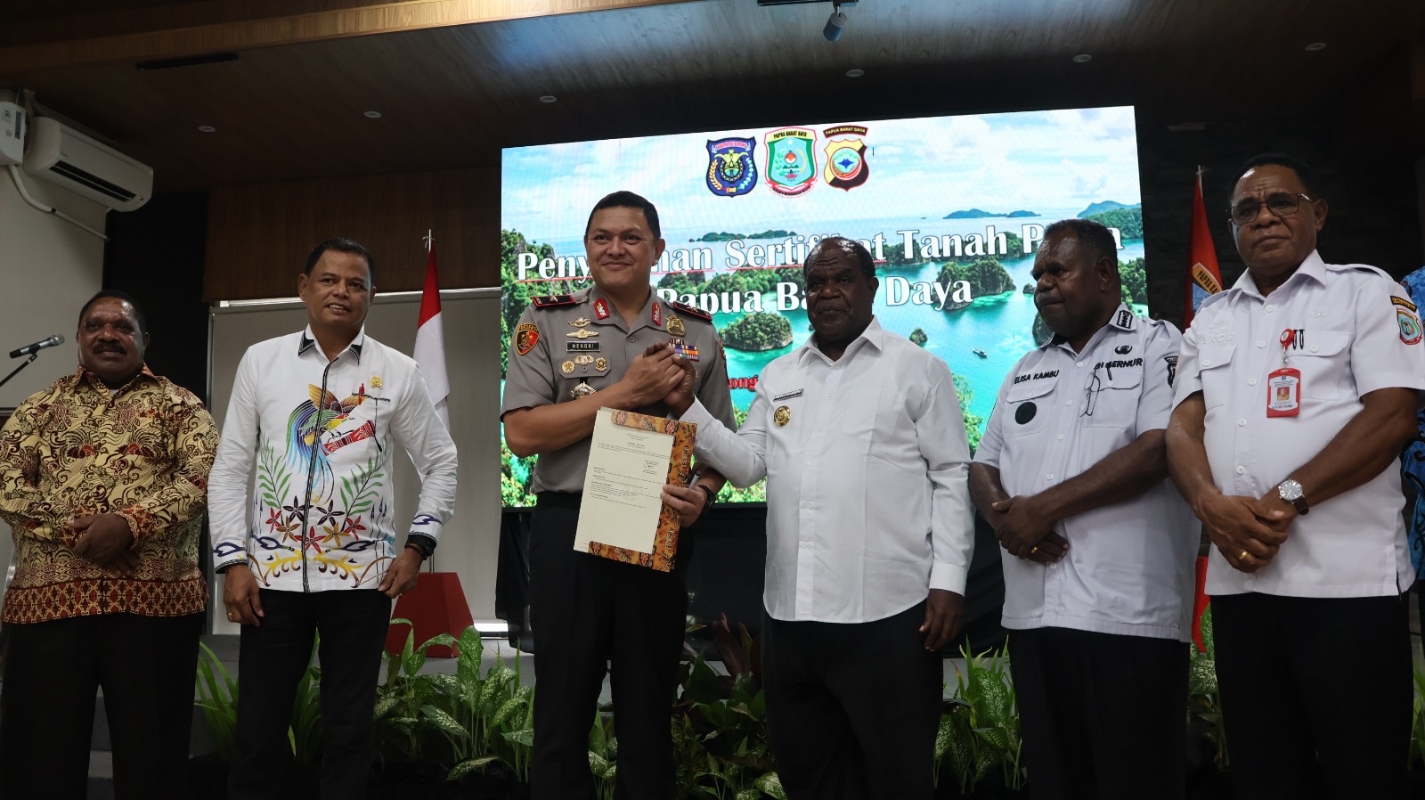 Pemkab Sorong Hibahkan 10 Hektare Tanah untuk Pembangunan Mako Polda Papua Barat Daya